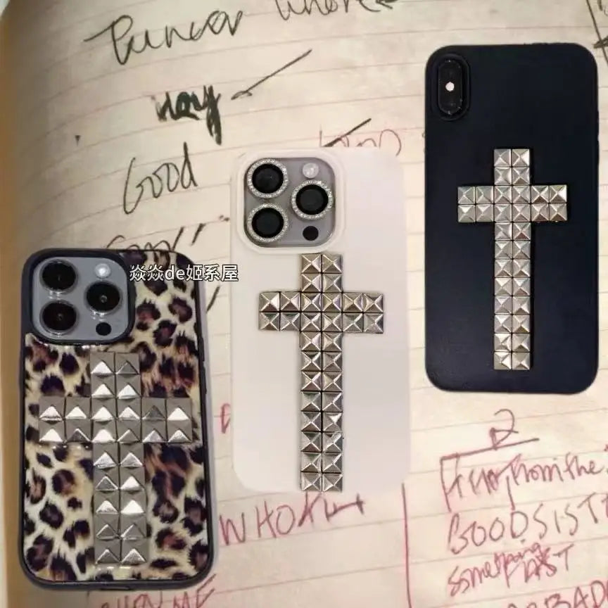 Original handmade visual cross three-dimensional rivet silicone is suitable for Apple customised mobile phone case